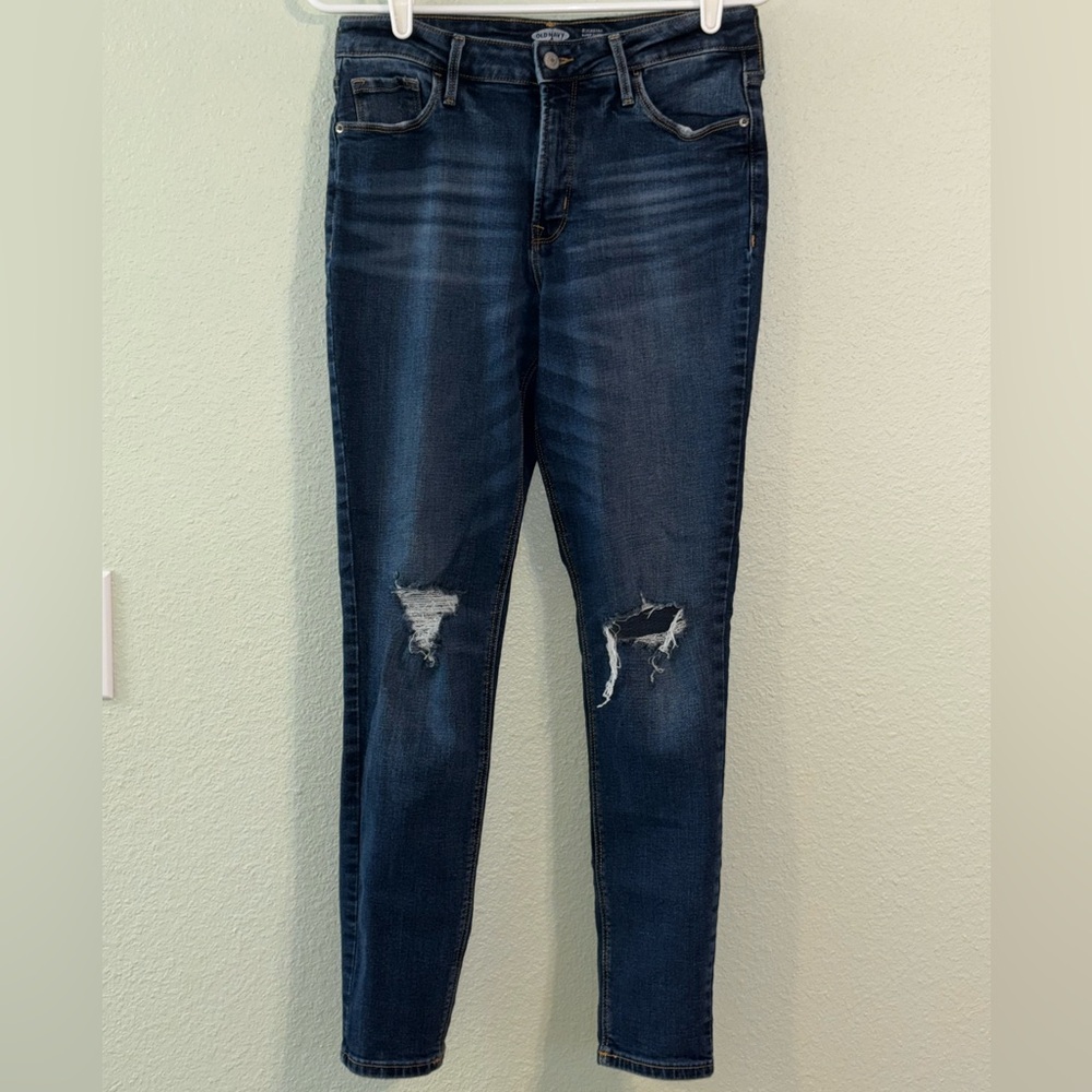 Old Navy Rockstar Super Skinny  distressed Jeans